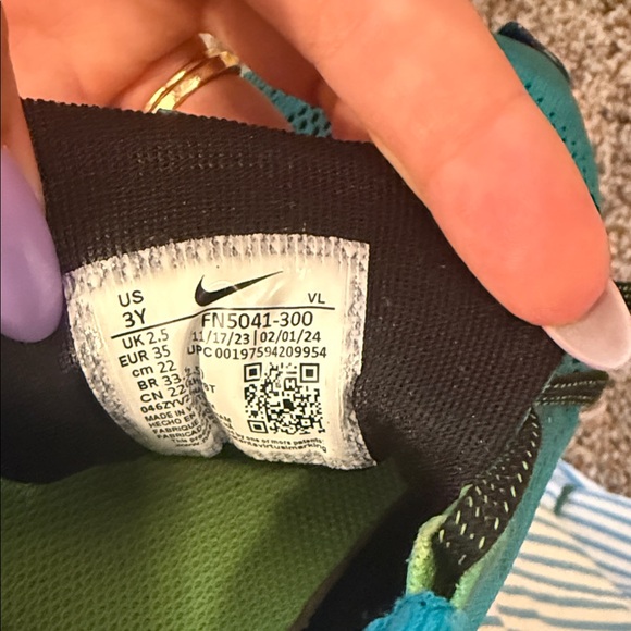 Nike Pegasus 41 Vibrant Blue and Green Sneakers - Picture 2 of 5